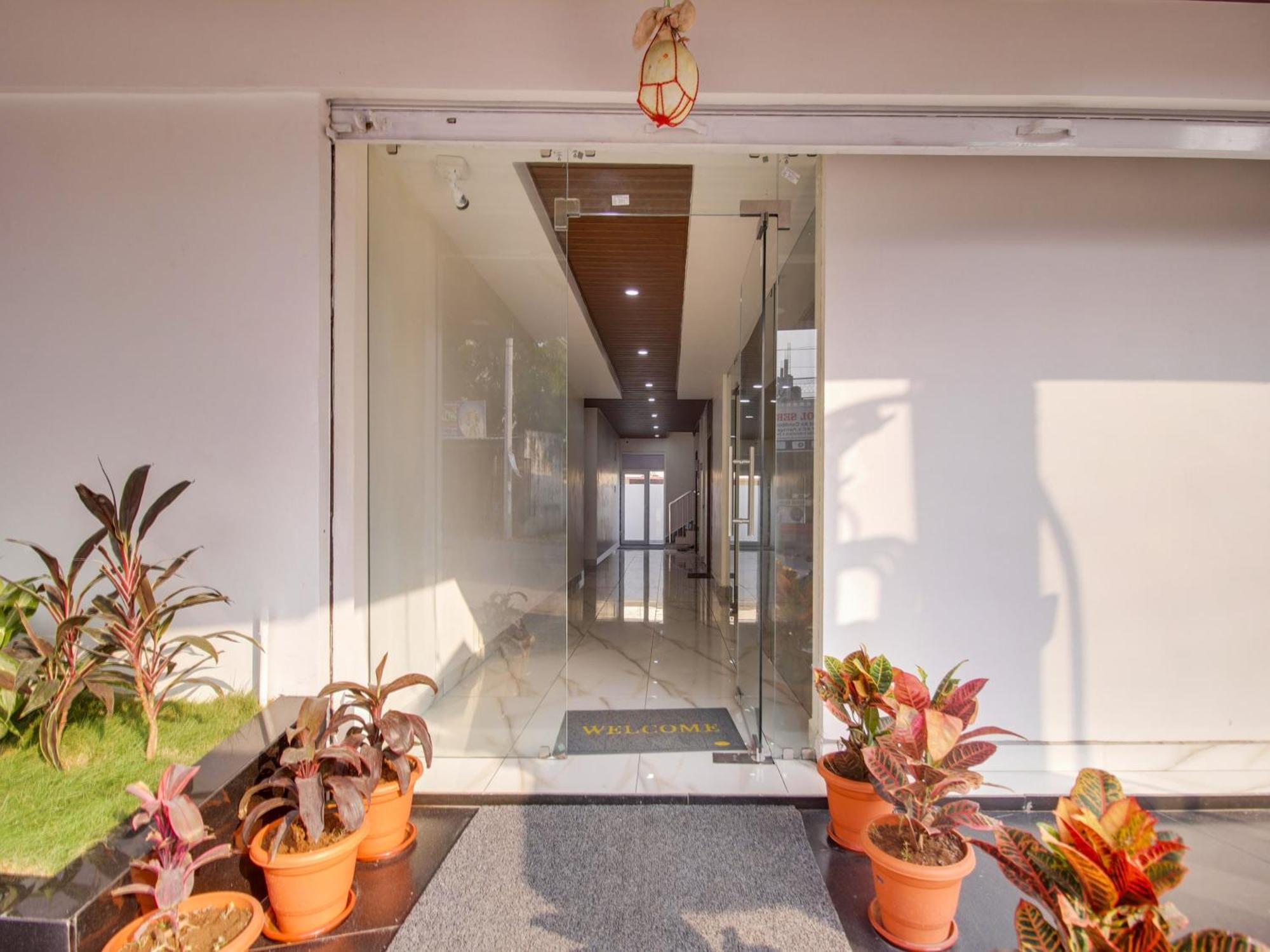 Hotel O Rr Residency Khammam 外观 照片